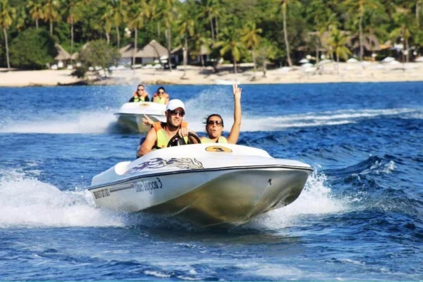 Speedboats & Snorkeling Adventure